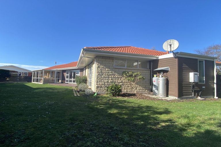 Photo of property in 8 Gibbs Place, Halswell, Christchurch, 8025