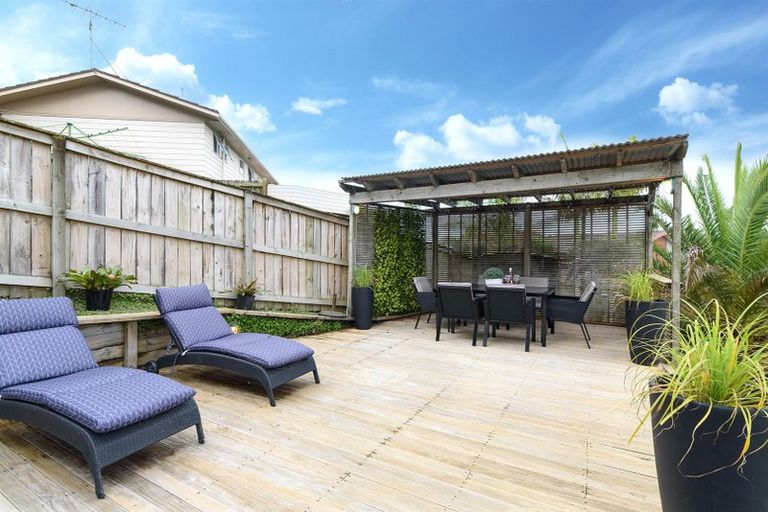 Photo of property in 8 Serrata Place, Browns Bay, Auckland, 0630