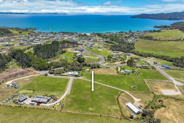 Photo of property in 6 Frazer Place, Coopers Beach, 0420