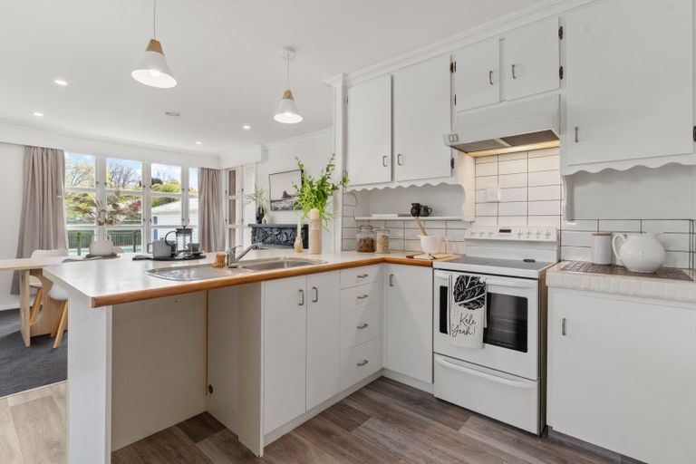 Photo of property in 9 Armstrong Avenue, Carterton, 5713