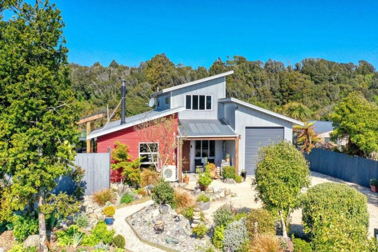 Photo of property in 14 Butlers Road, Ruatapu, Hokitika, 7883