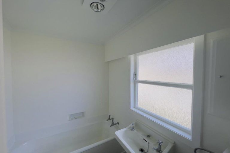 Photo of property in 34 Parsons Street, Saint Johns Hill, Whanganui, 4501