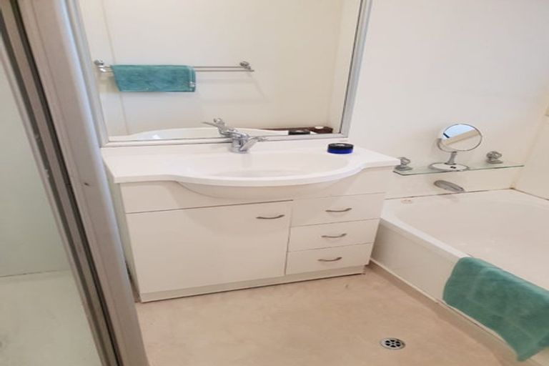 Photo of property in 2 Reseda Place, Papatoetoe, Auckland, 2025