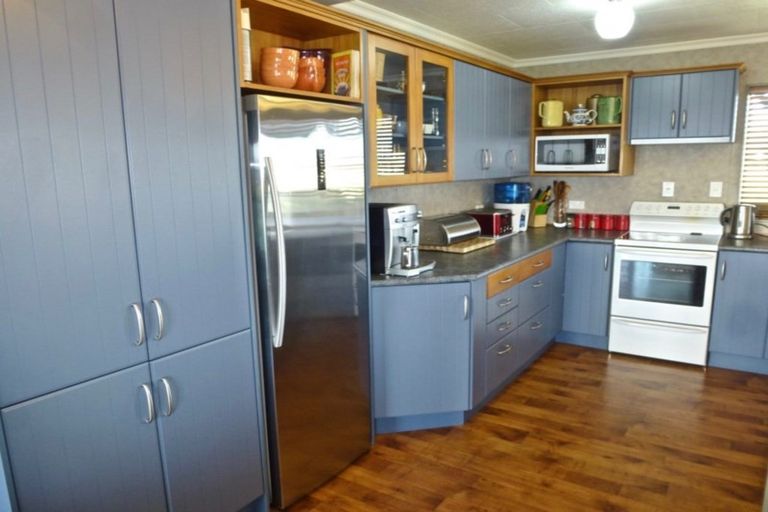 Photo of property in 9 Sylvia Way, Te Horo Beach, Otaki, 5581