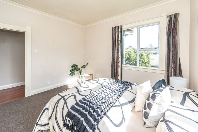 Photo of property in 184 Cornfoot Street, Castlecliff, Whanganui, 4501