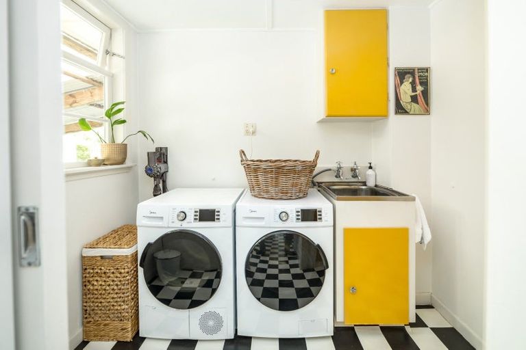 Photo of property in 431a High Street South, Carterton, 5713