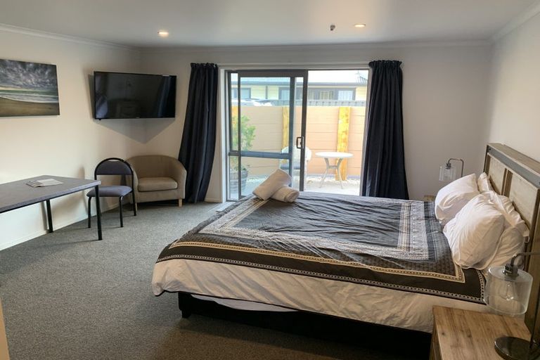 Photo of property in 2 Preston Drive, Arrowtown, 9302