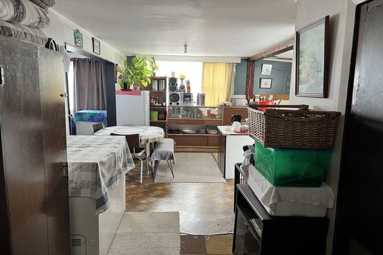 Photo of property in 42 Tennyson Street, Dannevirke, 4930