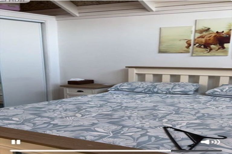 Photo of property in 47a Taikata Road, Te Atatu Peninsula, Auckland, 0610