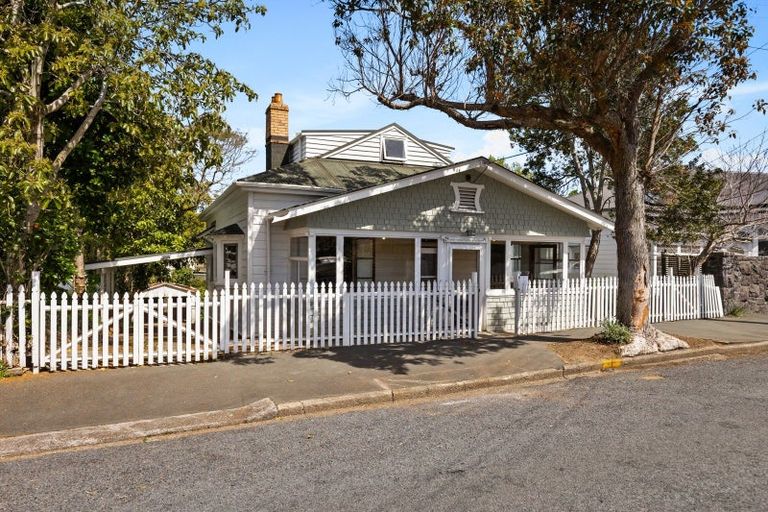 Photo of property in 6 Domain Street, Devonport, Auckland, 0624