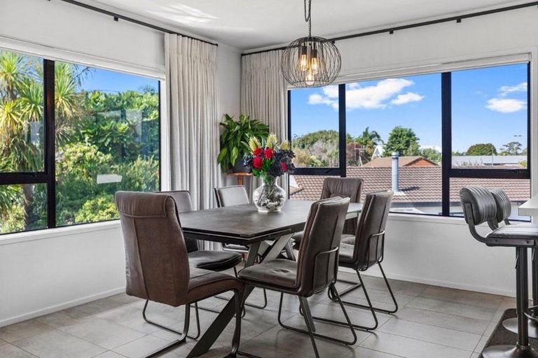 Photo of property in 10a Hayley Grove, Papamoa Beach, Papamoa, 3118