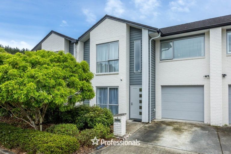 Photo of property in 5 Ashington Road, Silverstream, Upper Hutt, 5019