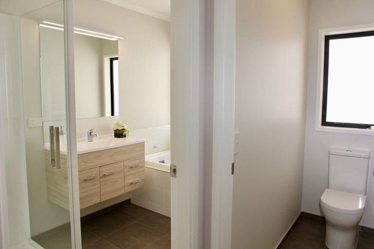 Photo of property in 5 Market Lane, Westown, New Plymouth, 4310