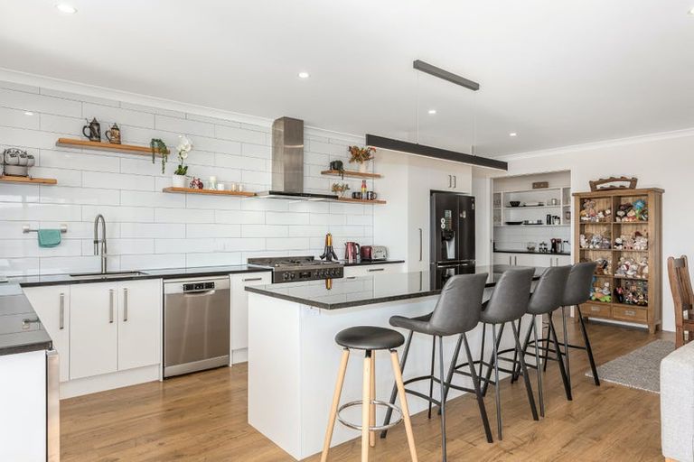 Photo of property in 56 Queen Charlotte Drive, Aotea, Porirua, 5024