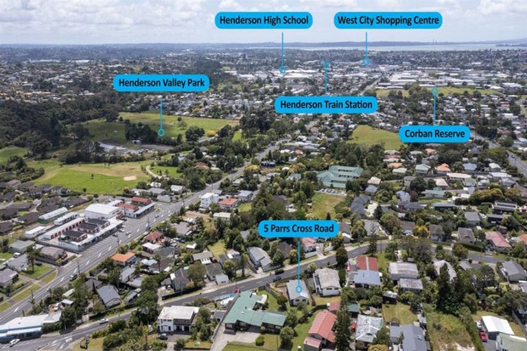Photo of property in 5 Parrs Cross Road, Henderson, Auckland, 0612