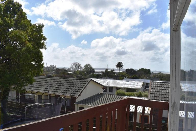 Photo of property in 84 Roberts Road, Te Atatu South, Auckland, 0610