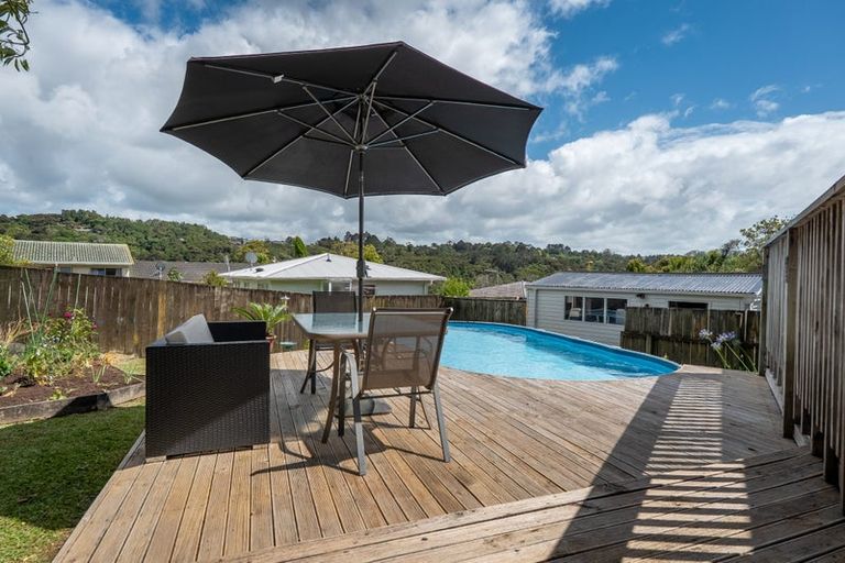 Photo of property in 4 Spinella Drive, Bayview, Auckland, 0629