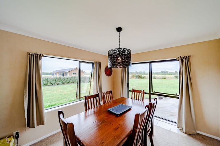 Photo of property in 28 Pourerere Road, Waipawa, 4271