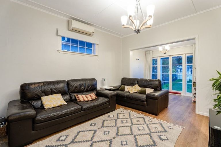 Photo of property in 26 Kauri Street, Eastbourne, Lower Hutt, 5013