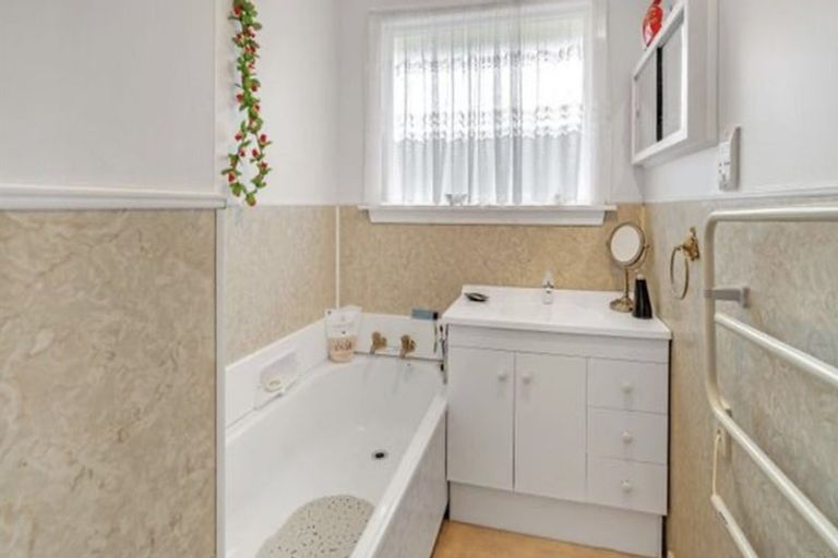 Photo of property in 57 Kent Lodge Avenue, Avonhead, Christchurch, 8042