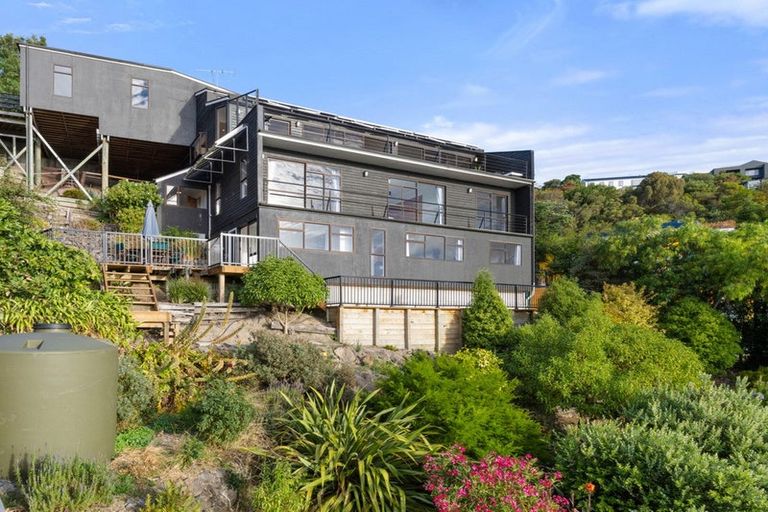 Photo of property in 5 Osmond Lane, Mount Pleasant, Christchurch, 8081