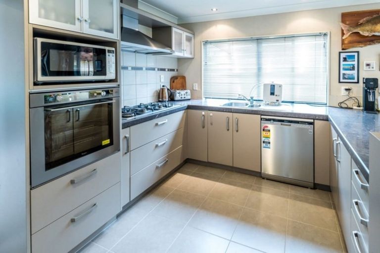 Photo of property in 53 Turnberry Drive, Wattle Downs, Auckland, 2103