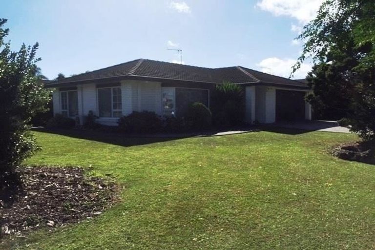Photo of property in 2 Gairloch Place, Wattle Downs, Auckland, 2103