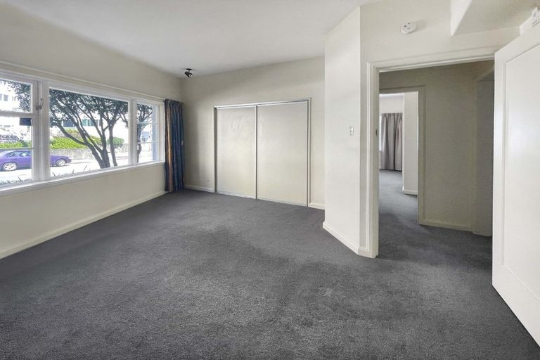 Photo of property in Olympus Flats, 1/280 Oriental Parade, Oriental Bay, Wellington, 6011