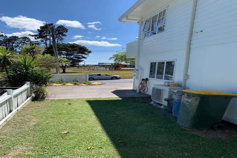 Photo of property in 27 Spargo Road, Massey, Auckland, 0614