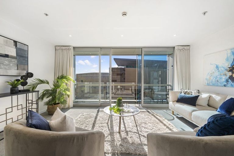 Photo of property in Portal Apartments, 6a/42 Cable Street, Te Aro, Wellington, 6011
