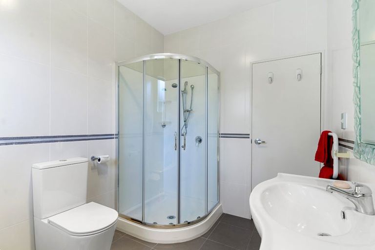 Photo of property in 76 Baverstock Road, Flat Bush, Auckland, 2016