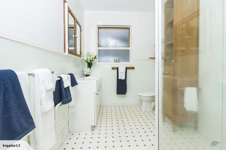 Photo of property in 1/47 Braemar Road, Rothesay Bay, Auckland, 0630