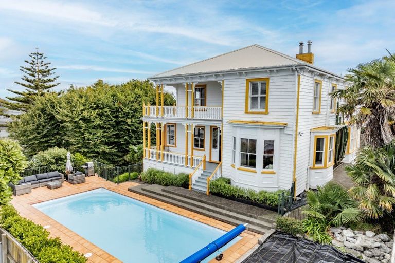 Photo of property in 15 Sealy Road, Bluff Hill, Napier, 4110