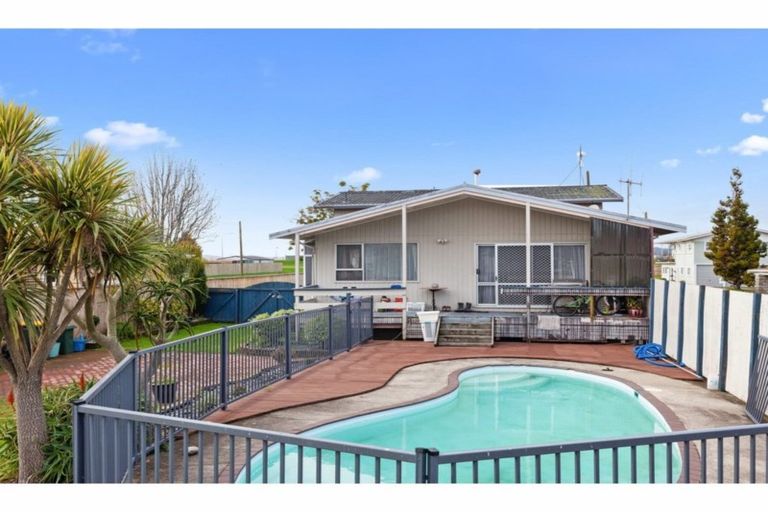 Photo of property in 25 Rata Avenue, Edgecumbe, 3120