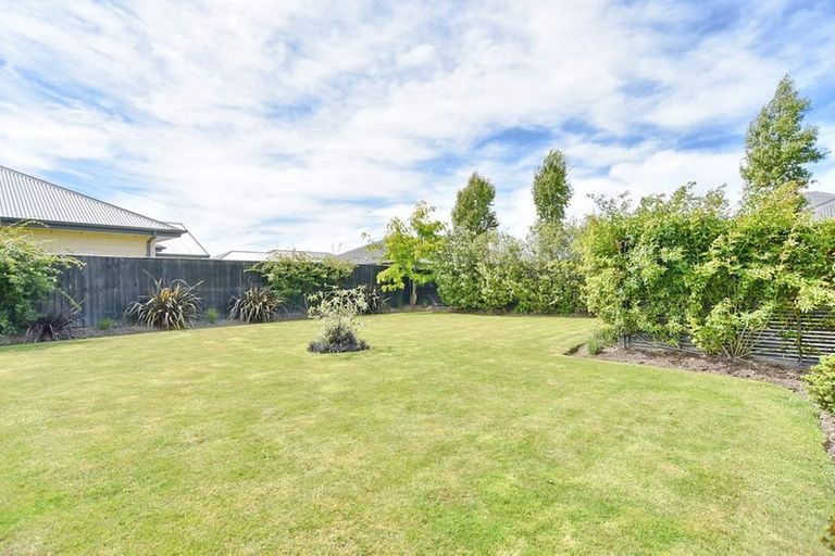 Photo of property in 15 Sequoia Way, Rangiora, 7400