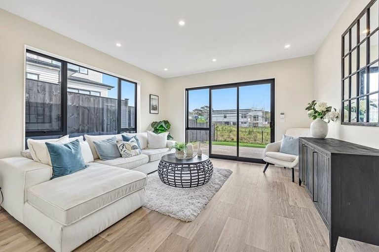 Photo of property in 4 Wheki Place, Swanson, Auckland, 0614