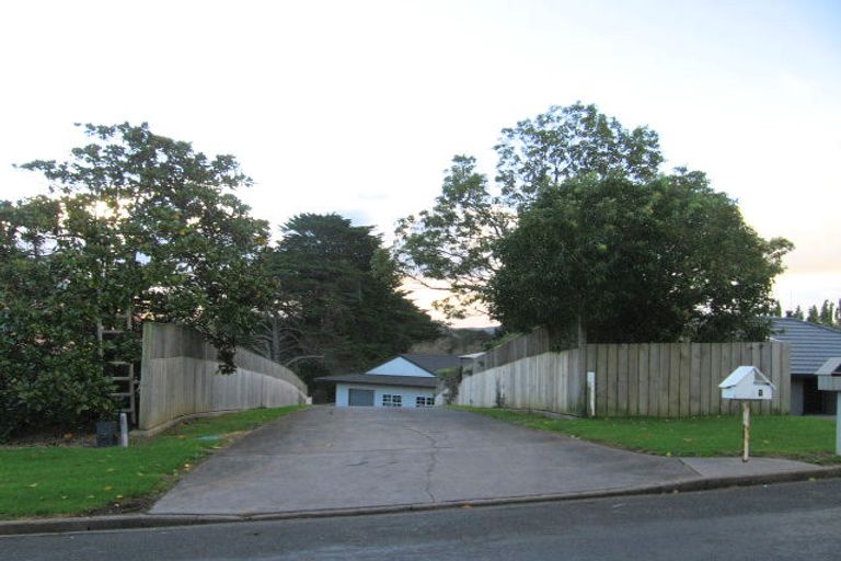 Photo of property in 23 Matija Place, Red Beach, 0932