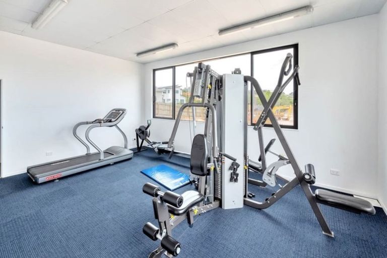 Photo of property in Apollo Apartments, 201/46 Rosedale Road, Rosedale, Auckland, 0632