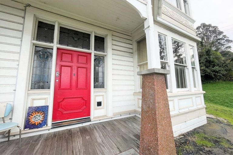 Photo of property in 1 Phillips Street, Kensington, Dunedin, 9011