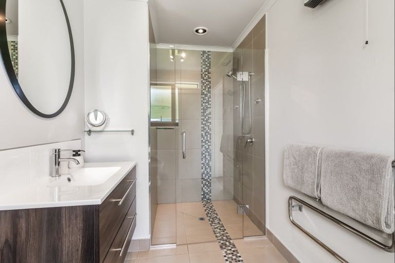 Photo of property in 65 Racecourse Road, Winton, 9782