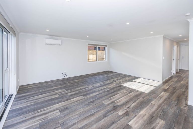 Photo of property in 13 Waruhia Crescent, Rototuna North, 3210