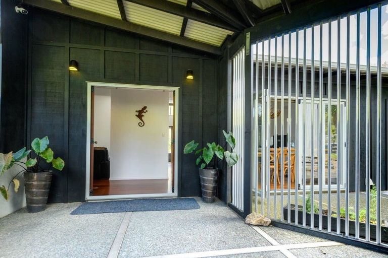 Photo of property in 8 Pineview Lane, Helensville, 0875