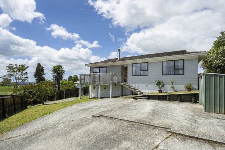 Photo of property in 28 Beauchamp Drive, Massey, Auckland, 0614