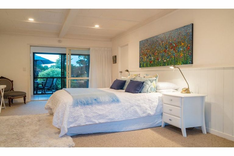 Photo of property in 2 Doves Bay Road, Kerikeri, 0294