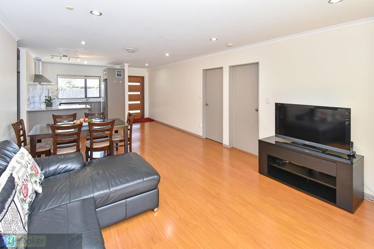 Photo of property in 10c Evans Road, Weymouth, Auckland, 2103
