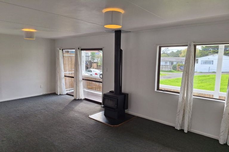 Photo of property in 1/42 Tudor Road, Henderson, Auckland, 0610