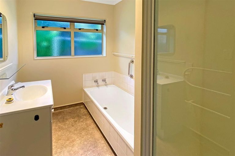 Photo of property in 16 Thelma Place, Lynmore, Rotorua, 3010