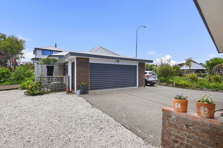 Photo of property in 35 Brabant Drive, Ruby Bay, Mapua, 7005