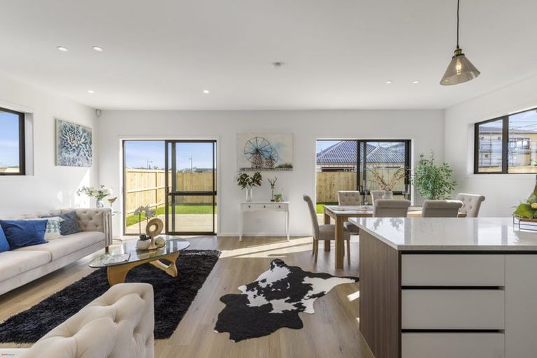 Photo of property in 24 Woven Place, Karaka, Papakura, 2113