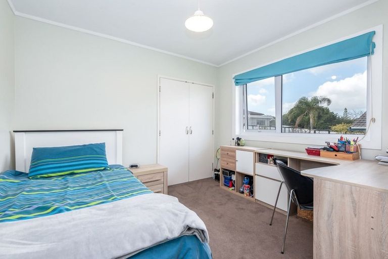Photo of property in 4 Birman Close, Half Moon Bay, Auckland, 2012